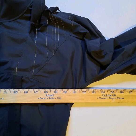 Lululemon Jacket Womens 10 Black Running Hoodie Cropped 1/2 Zip Reflective - Picture 10 of 11